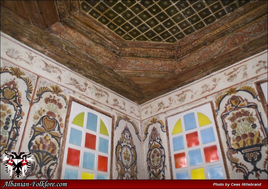 Wall and ceiling of the Oda in Zekati house